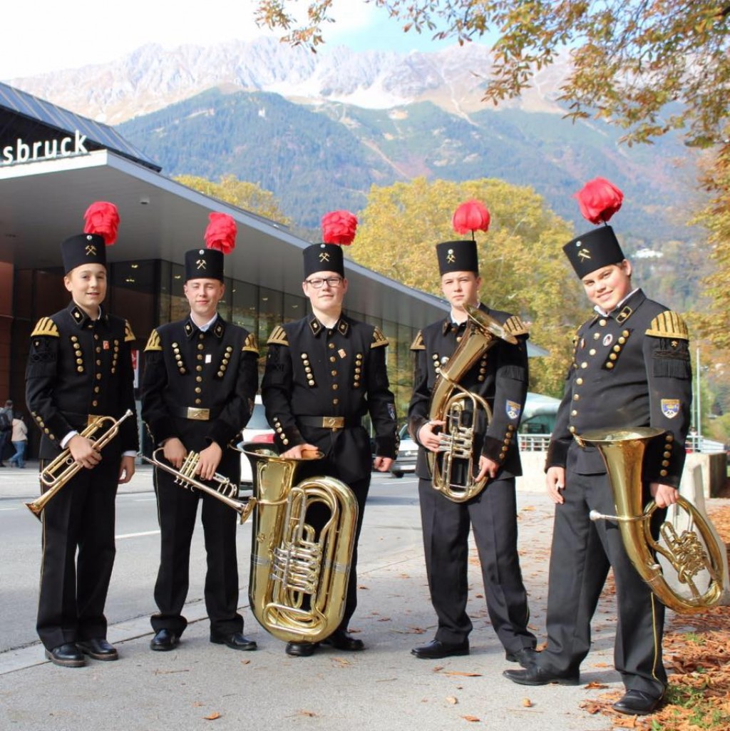 Bild von Gruppe biei blech blosa