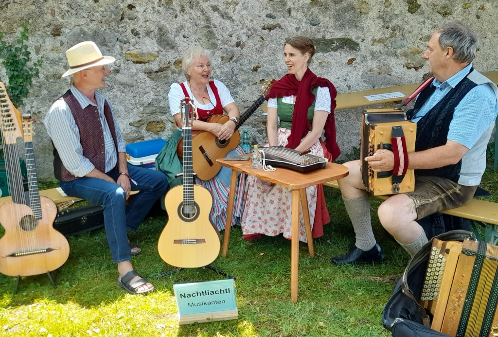 Bild von Gruppe Nachtliachtlmusi